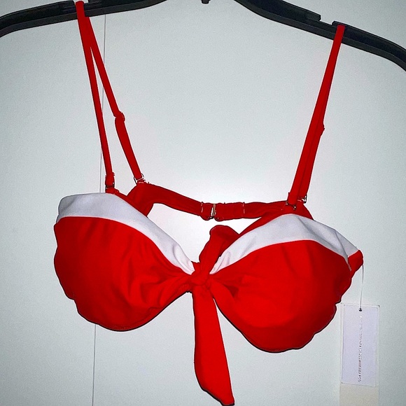 Raisins red and white bikini top - Picture 9 of 12